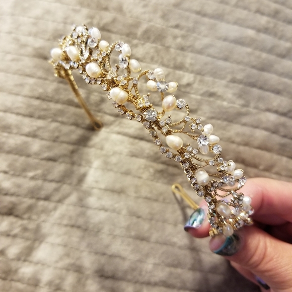 Cultured Pearls & Rhinestones Gold Headpiece main image 10